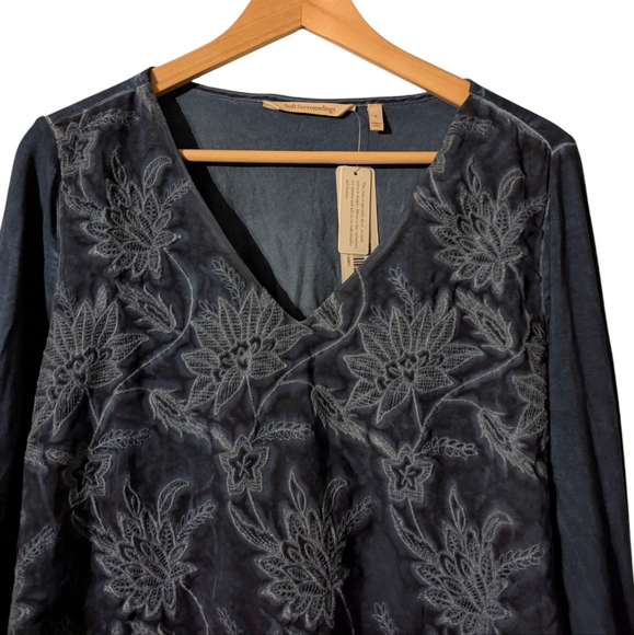 NWT Soft Surroundings Embroidered Floral Pull Tab Cotton Stretch Tunic Top - Picture 7 of 9